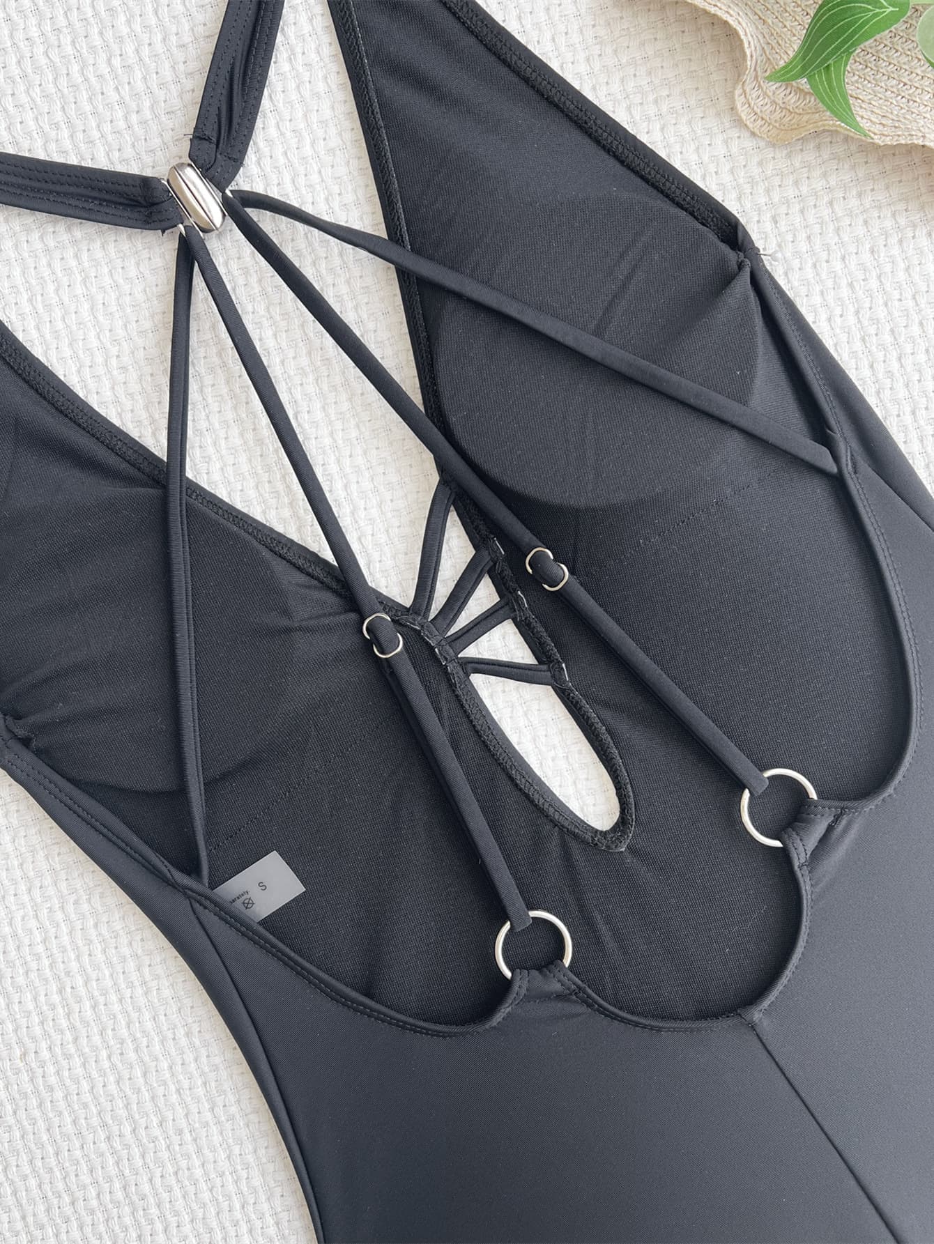 Maillot de bain une pièce dos nu détails