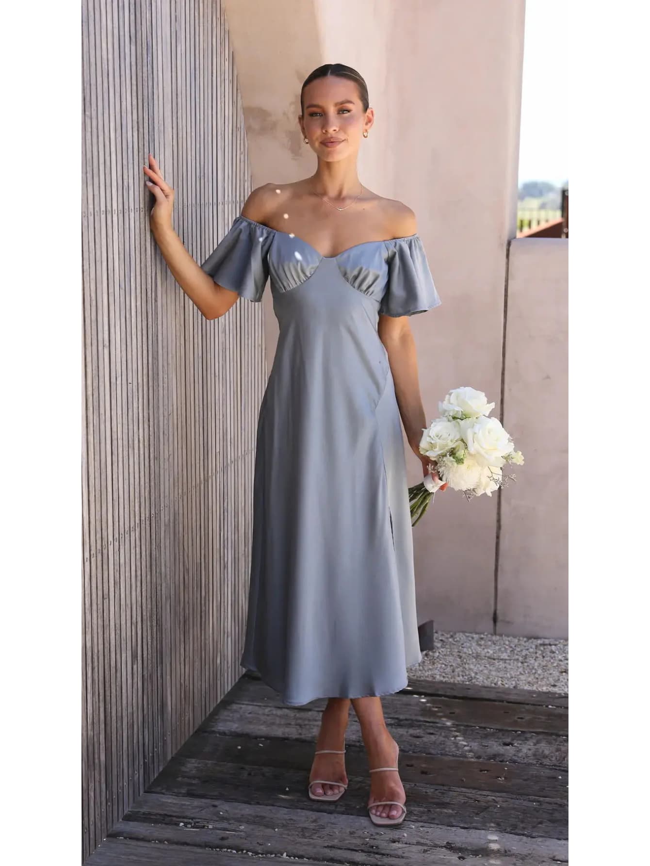 Robe satin chic pour mariage bleu