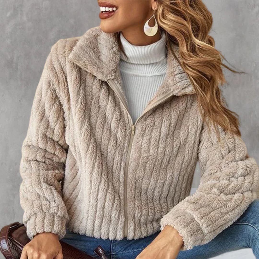 Veste courte en peluche