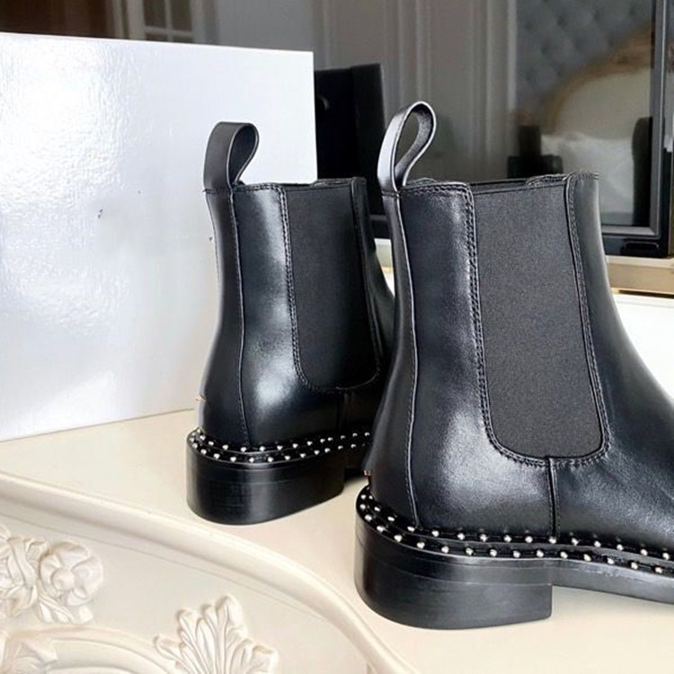 Bottines en cuir cloutées- - Belishop