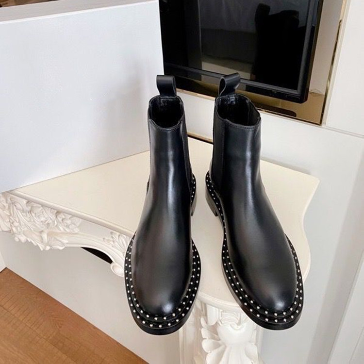 Bottines en cuir cloutées-35- - Belishop