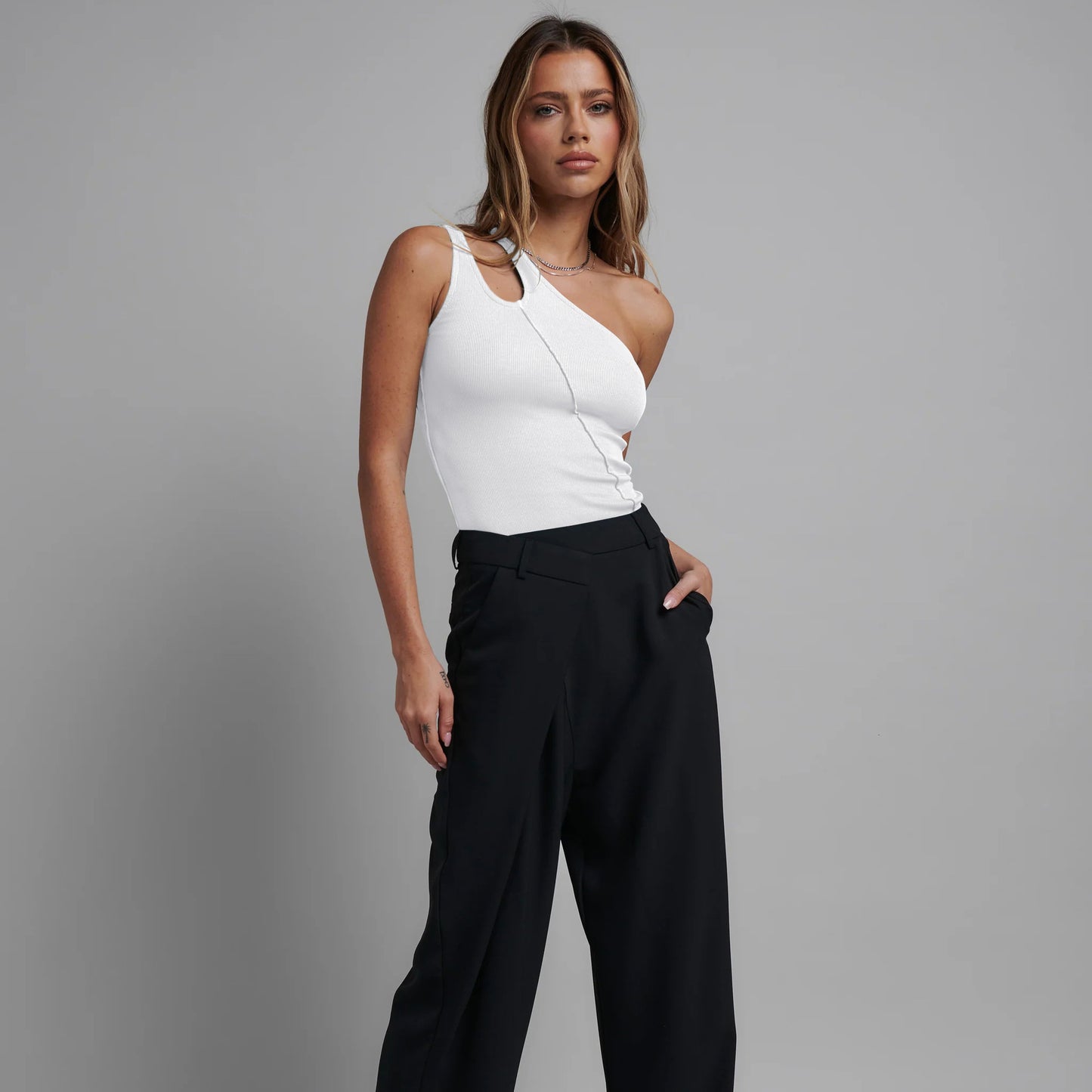 Body asymétrique - Basique essentiel blanc devant