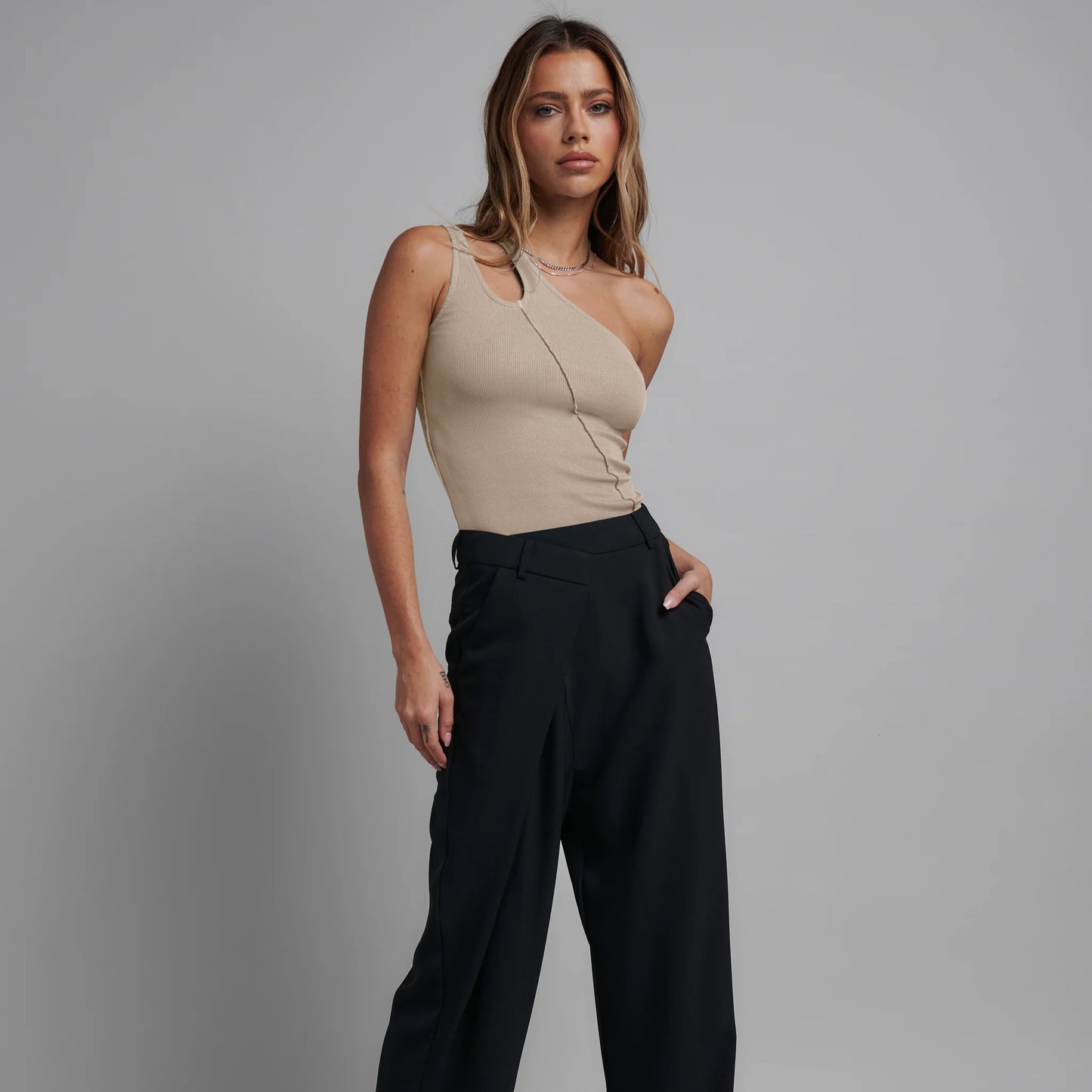 Body asymétrique - Basique essentiel beige devant