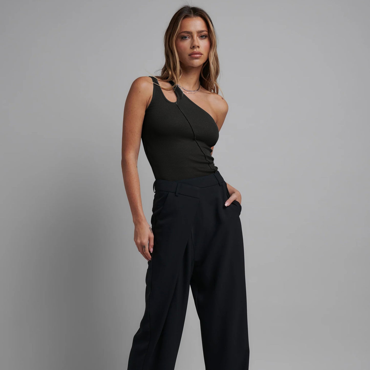 Body asymétrique - Basique essentiel