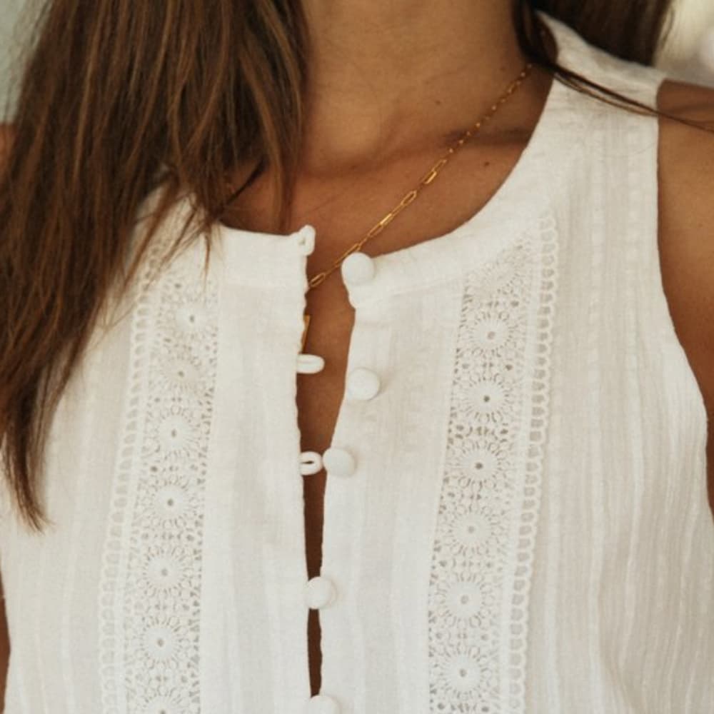 Robe avec col ouvert