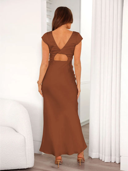 Robe longue col V satin marron de dos