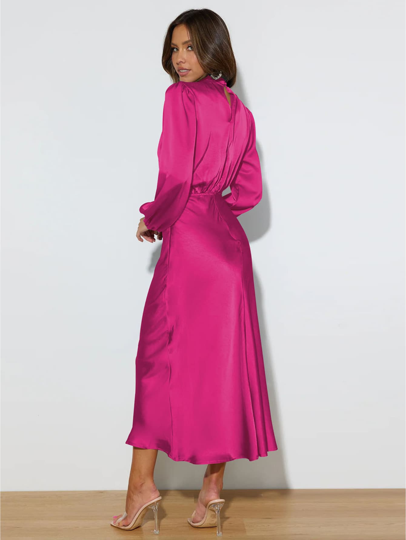 Robe longue chic satin rose côté