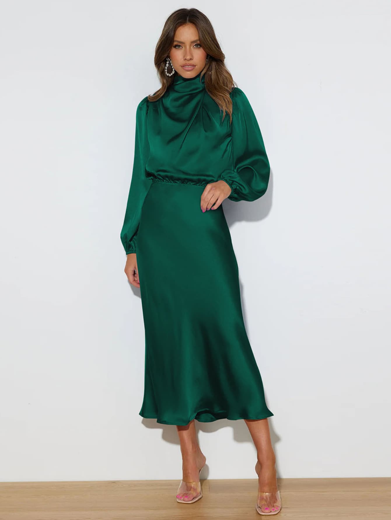 Robe longue chic satin vert