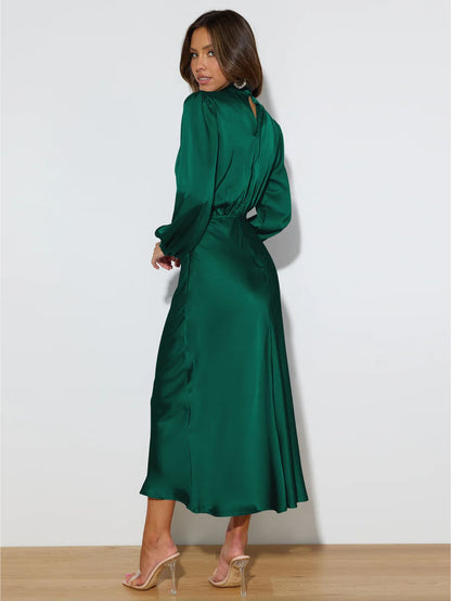 Robe longue chic satin vert côté