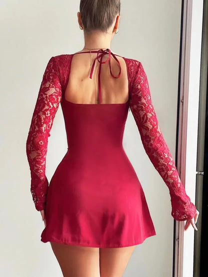 Robe manches dentelle chic rouge de dos